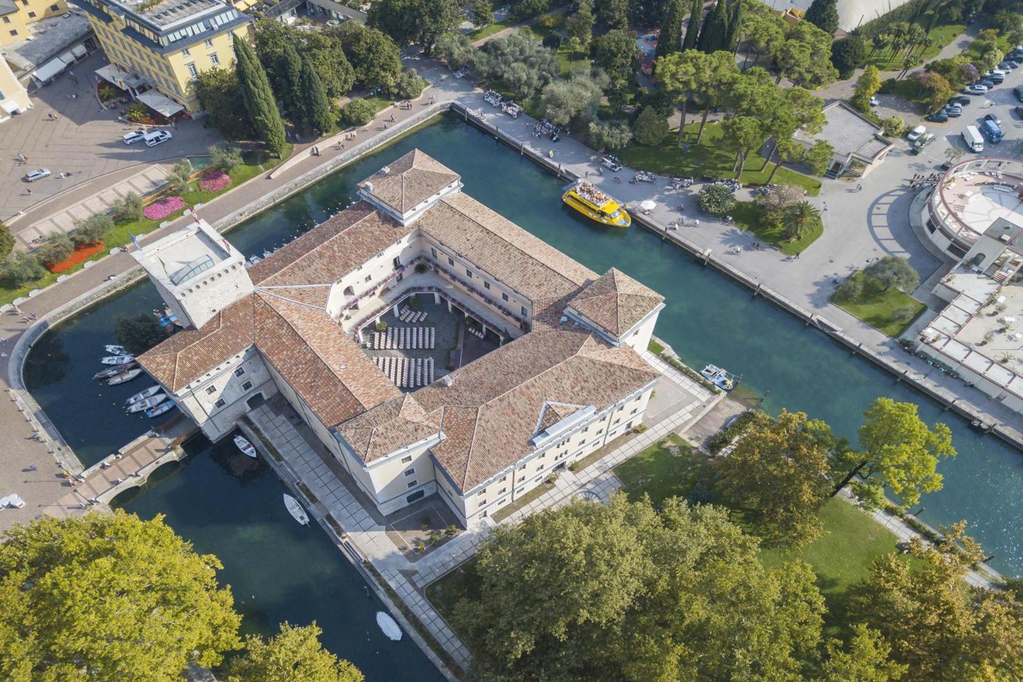 Appartamento Centro Storico Riva - Happy Rentals Экстерьер фото