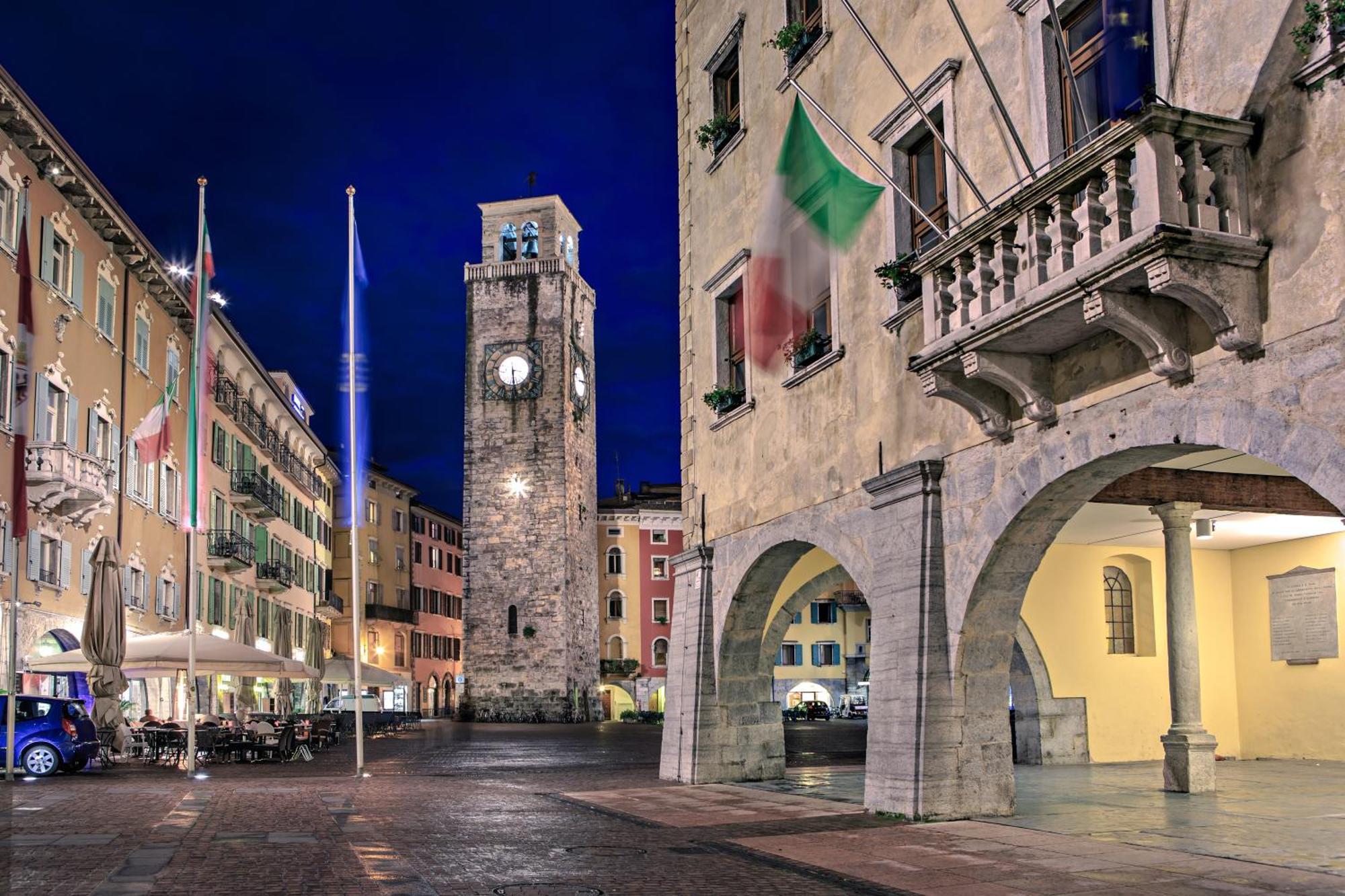 Appartamento Centro Storico Riva - Happy Rentals Экстерьер фото