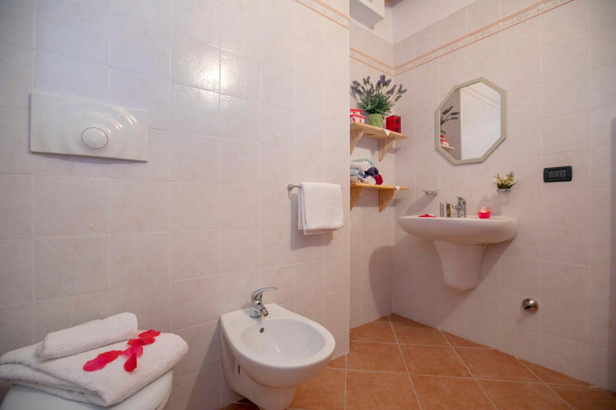 Appartamento Centro Storico Riva - Happy Rentals Экстерьер фото